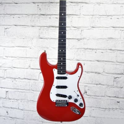 Vintage 1979 USA Made Fender Guitar International Series Stratocaster Moroccan Red w/ OHSC image 3