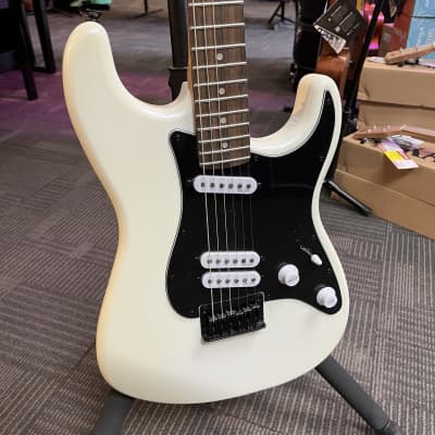 Squier Contemporary Stratocaster Special HT 2021 - Present - Pearl White image 2