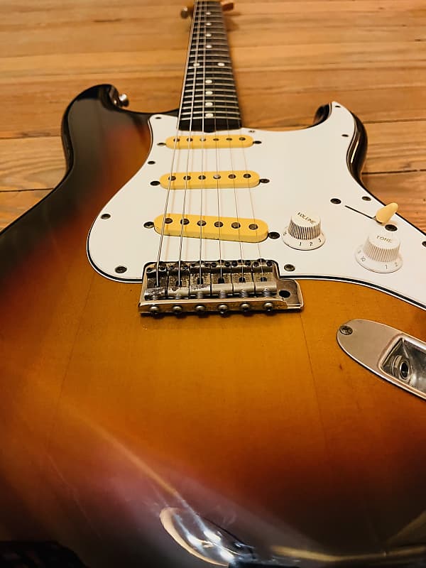 Fender Squier JV | Stratocaster | MIJ 1982/83 | 3 Tone