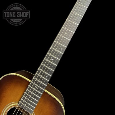 Martin Custom Shop D-28 Authentic 1937 Vintage Low Gloss w/Ambertone Burst w/Stage 1 Aging w/case image 3