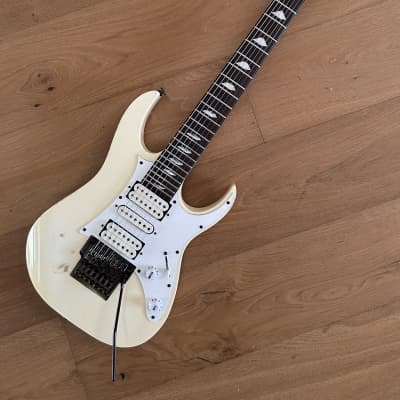 Ibanez Universe UV777P - Made in Japan - Steve Vai Signature