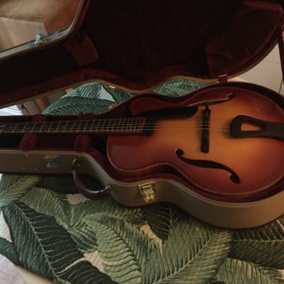 2003 Tom Bills Natura Deluxe archtop in sitka spruce/big leaf maple w/ Ameritage Gold Series Case image 3