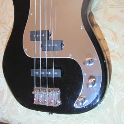Squier　STANDARD　PJベース　Chromeピックガード　Black Squier STANDARD PJベース Chromeピックガード Black Black and