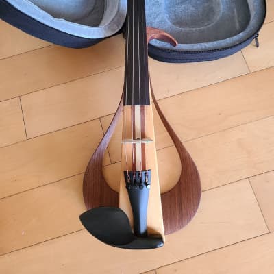 Yamaha - Violon électrique à 4 cordes - naturel - YEV104NT
