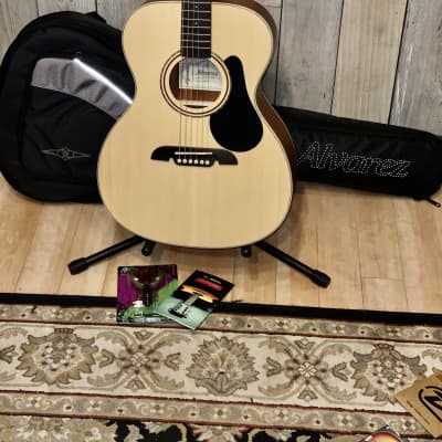Alvarez RF26 Regent OM/Folk Acoustic Natural Complete with Killer Gig Bag  & Guitar Wall Hanger ! image 14