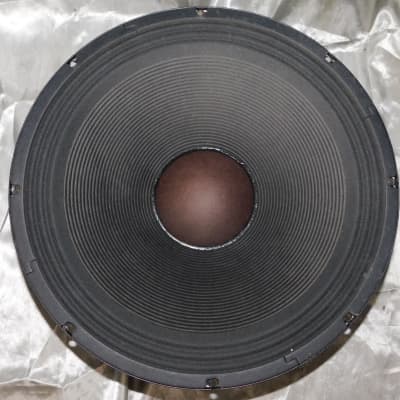 JBL M115-8A 15