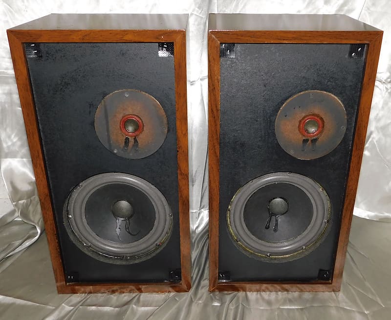 EPI M90 vintage bookshelf speakers  			