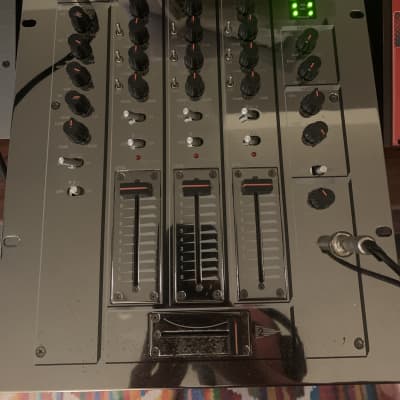 VESTAX PMC-17A 3チャンネル仕様 3バンドEQ アナログミキサー Vestax PMC-17A 3-Channel Analog DJ Mixer with AC Power