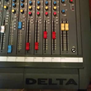 Soundcraft Delta 16 Chl, 4 bus Mixer image 4