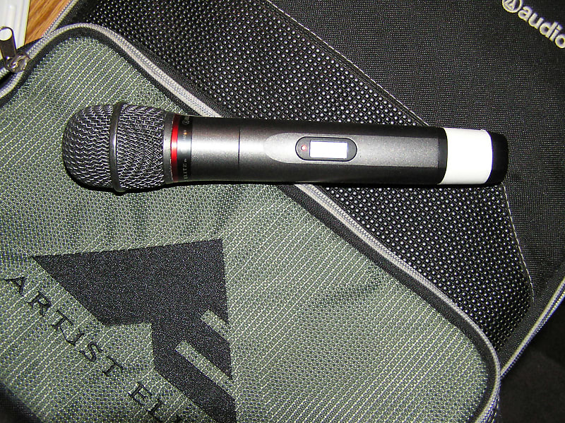 AudioTechnica AEWT4100 wireless handheld Reverb