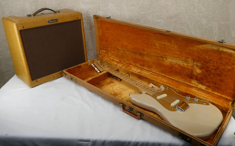 ギター Fender DUO SONIC 1958 vintage Fender Duo-Sonic Solid Body Electric Guitar (1958) | RetroFret