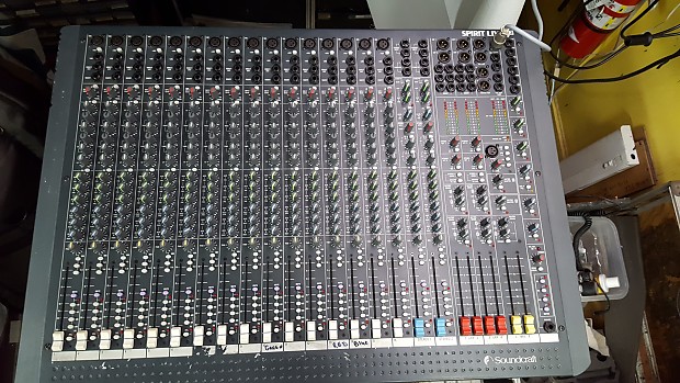 Soundcraft Spirit Live 4/2 Stereo 18 Channel Mixing Console Soundcraft Spirit Live 4/2 Stereo 18 Channel Mixing Console
