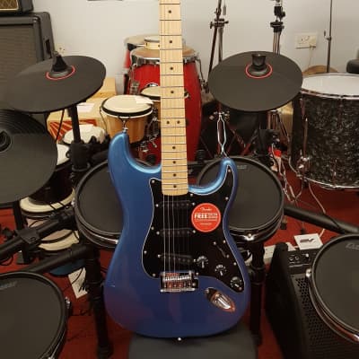 Squier Affinity Stratocaster with Maple Fretboard 2021 - Present - Lake Placid Blue image 1