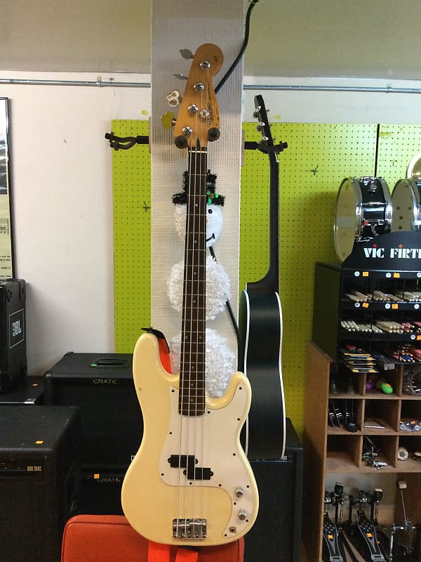Squier P Bass 1993 White Reverb