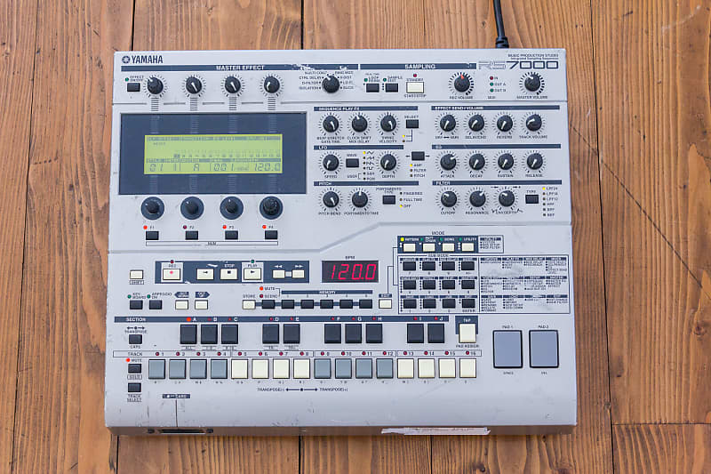 Yamaha RS7000 Sampler Sequencer Workstation