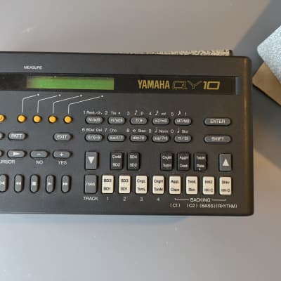 Yamaha QY10 Sequencer mid-90's