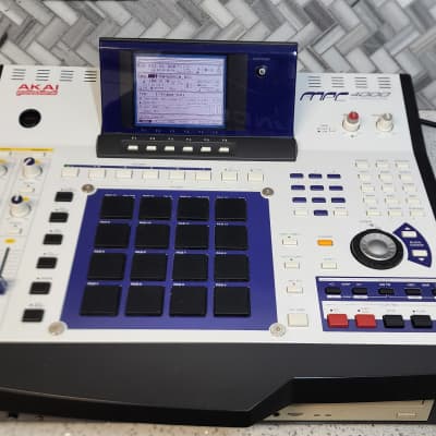 Akai MPC 4000 Music Production Center 2002 - 2007 - White