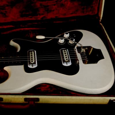 KLIRA Triumphator” 1964 White Vinyl. MADE IN GERMANY. Great playing guitar.  OHSC. image 15