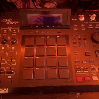Akai MPC2500 Music Production Center