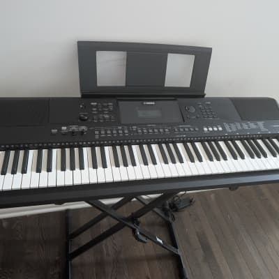 Yamaha PSR-EW410 76-Key Portable Keyboard 2018 - Present - Black