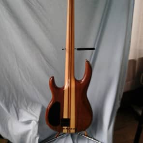 Carvin XB75 5-string bass extended-scale 2001 Walnut & Maple image 4