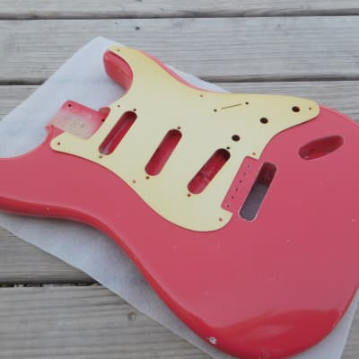 4lbs 1oz BloomDoom Nitro Lacquer Aged Relic Faded Fiesta Red S-Style Vintage Custom Guitar Body Bild 6