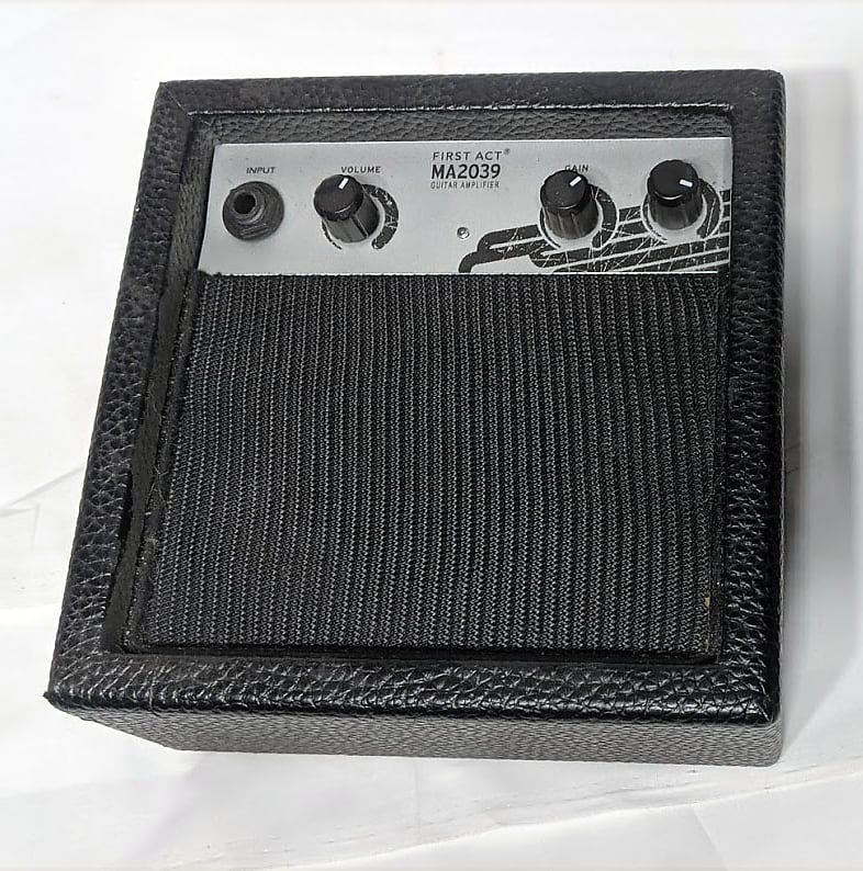 First Act Amp Guitar MA2039 Practice Amp