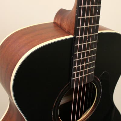 Alvarez RF26SSB Regent Series Folk/OM Acoustic Guitar Sunburst image 3