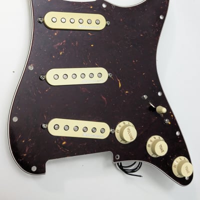 Fender Pre-Wired Strat Pickguard, Hot Noiseless Pickups SSS image 2