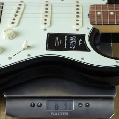 Fender Vintera '60s Stratocaster Pau Ferro 3 Colour Sunburst MX21212298 image 4