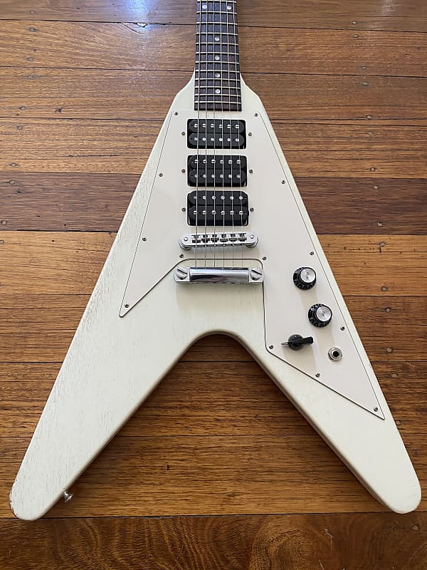 GIBSON FlyingV Faded 2008年製 フライングV 動作良好 Gibson Flying V Faded Cherry Red 2008 | The Music Zoo