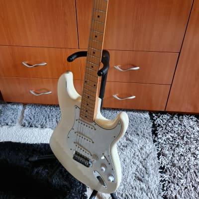 Legend Stratocaster style 1994 - white image 4
