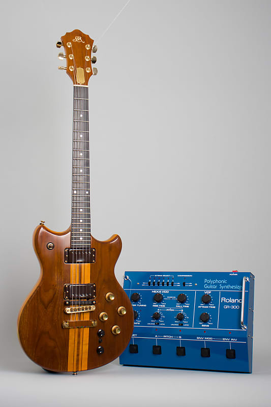 Roland GR-300 Polyphonic Guitar Synthesizer with G-808 Solid