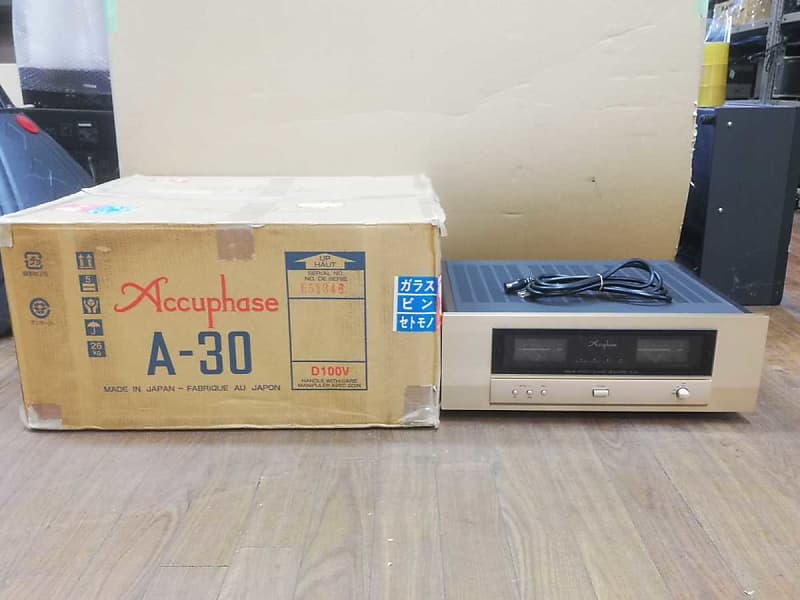 Accuphase A-30 power amplifier + original box image 1