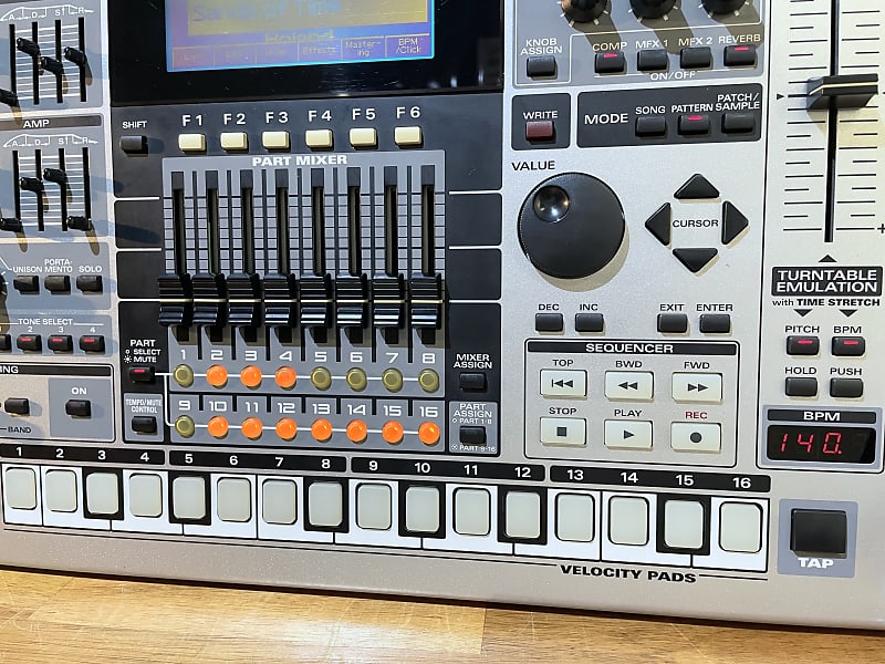 Roland MC-909 Groovebox | Reverb