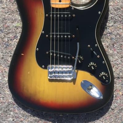 Fender Stratocaster 1976 Sunburst Maple fingerboard image 3