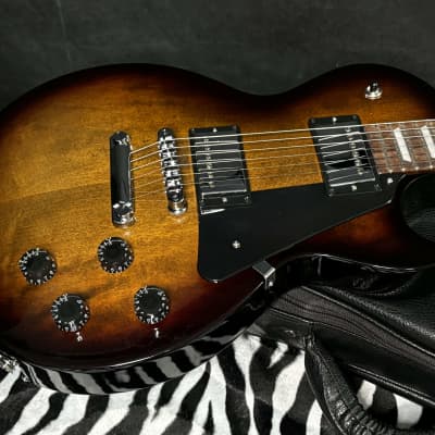NEW 2023 Gibson Les Paul Studio without Fretboard Binding Smokehouse Burst 8.2lbs- Authorized Dealer- Deluxe Gig Bag- G01938 image 2