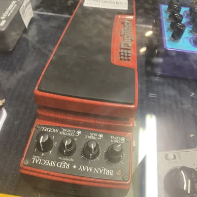 (U) Digitech Brian May Red Special wBag and PS+ image 2