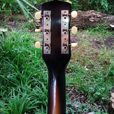 Supertone 1930,S 1930,S Brown Sunburst Cant find one this clean, early no sticker model image 3