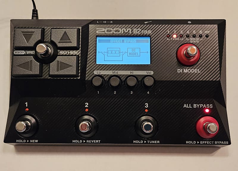 Zoom B2 Four