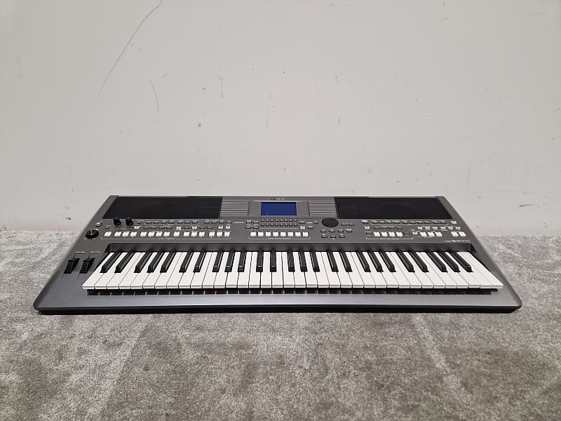 Yamaha PSR-S670 61-key Arranger Workstation | Reverb