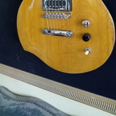 Occhineri Custom Guitar Flamed Oak Classic  Nitro image 3