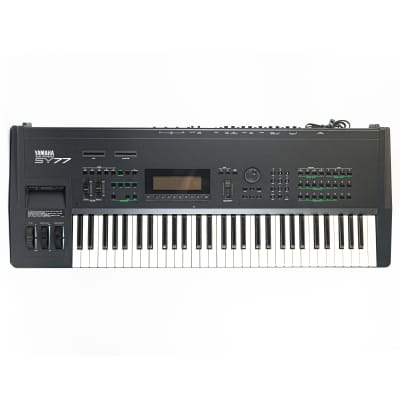 Yamaha QS300 Synthesizer Workstation 61-Key Keyboard 1995