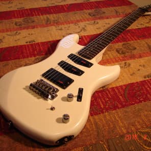 【本日特価】 Rare Electric 1980's 5 Equinox Hurricane Morris Vintage ギター