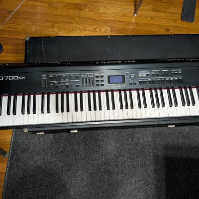 Roland RD-700SX 88-Key Digital Stage Piano 2004 - 2008 - Black