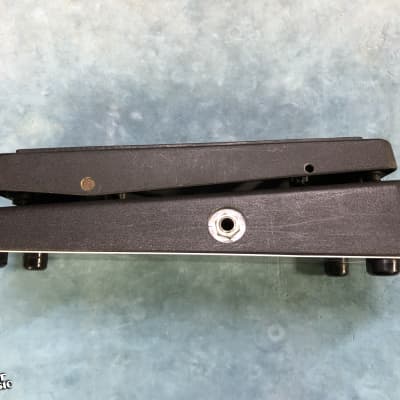 Dunlop GCB-95 Cry Baby Wah Effects Pedal image 4