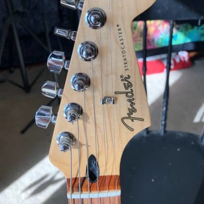 Fender Player Stratocaster HSH 2020 Tobacco Sunburst image 4