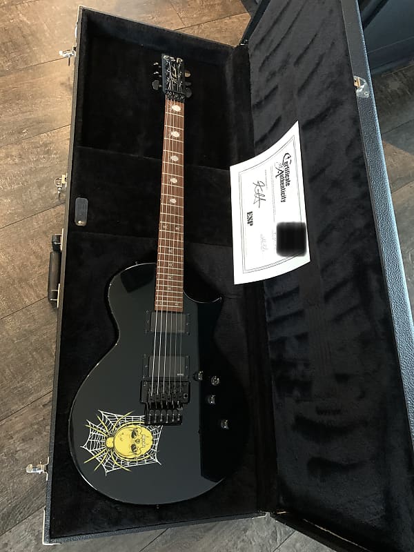 希少　llica's Kirk Hammett サイン Pushead Dunlop Kirk Hammett Guitar Pick Tin