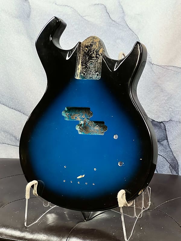 Drive Wildfire Short Scale Bass Body Blue Burst Reverb
