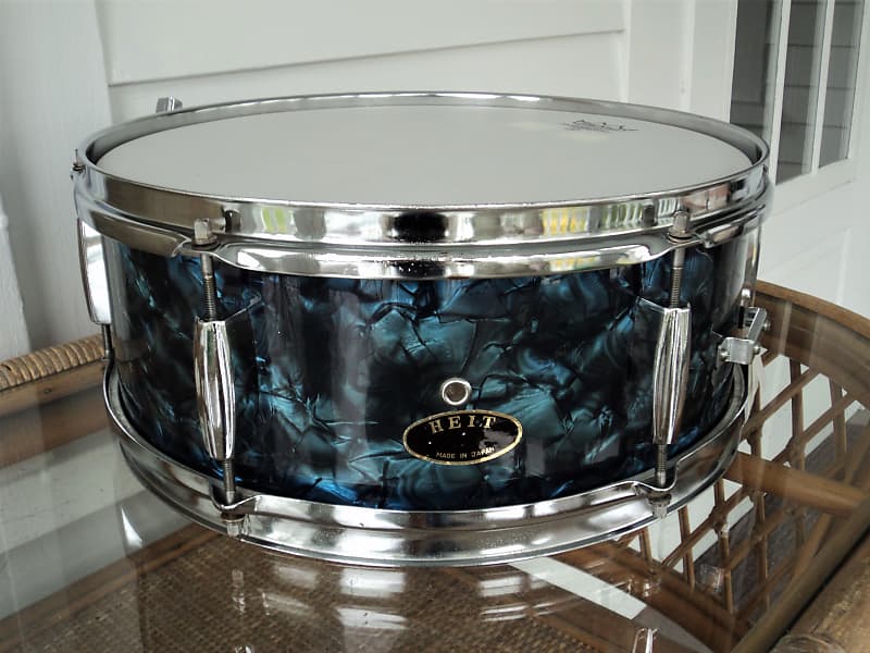 Vintage Snare Drum-Blue Diamond Pearl 